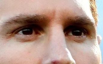 Messi eye color