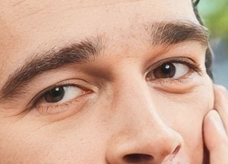 Matty Healy eye color