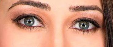 Karishma Kapoor eye color