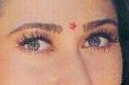 Karishma Kapoor eye color