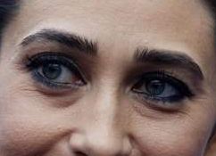 Karishma Kapoor eye color