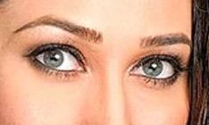 Karishma Kapoor eye color