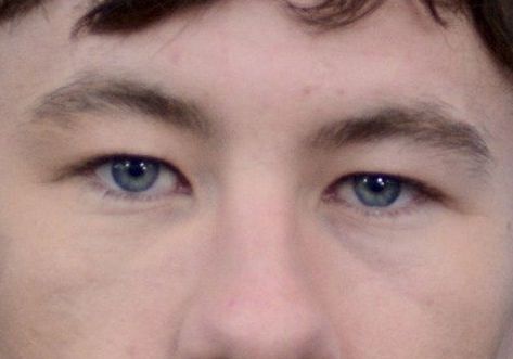 Barry Keoghan eye color