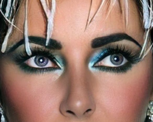 Elizabeth Taylor eye color