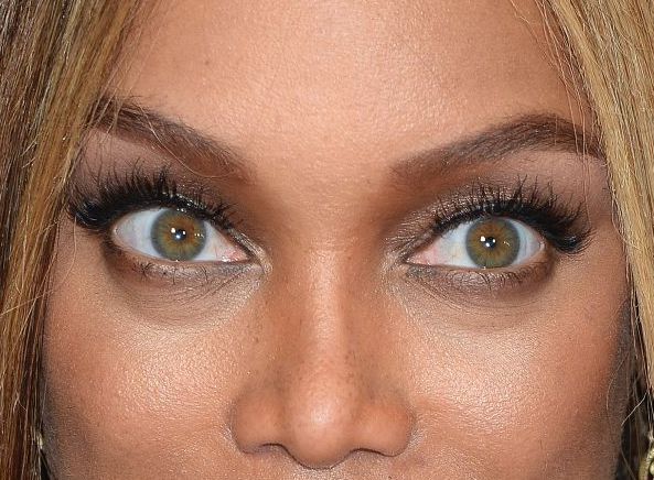 Tyra Banks eye color