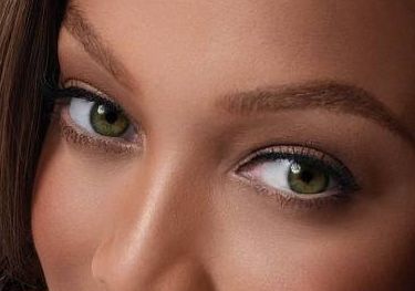 Tyra Banks eye color