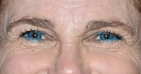 Tovah Feldshuh eye color