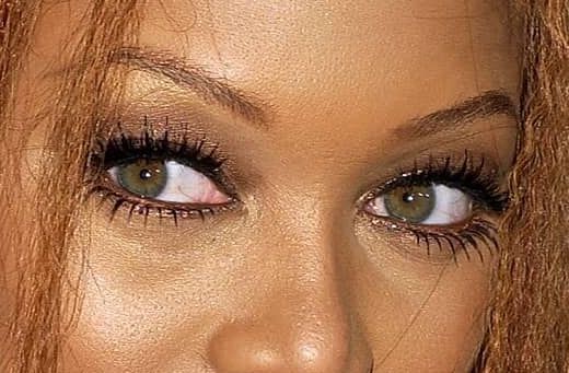 Tyra Banks eye color