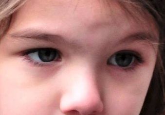 Suri Cruise eye color