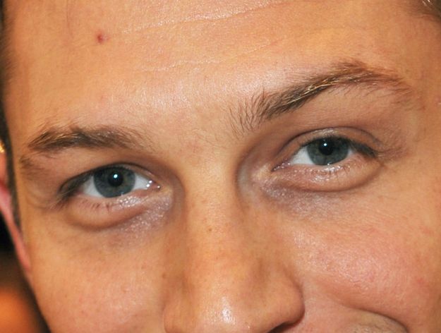 Tom Hardy eye color