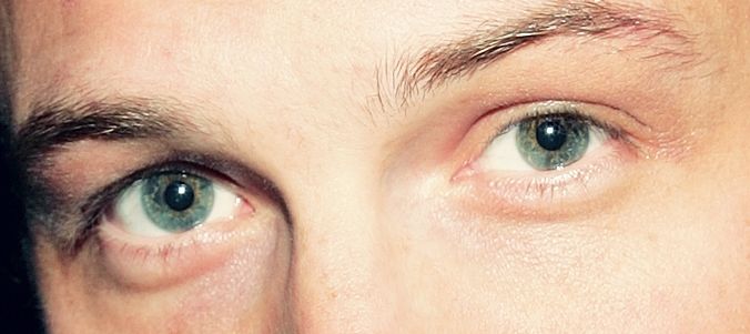 Tom Hardy eye color