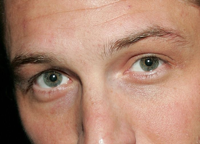 Tom Hardy eye color