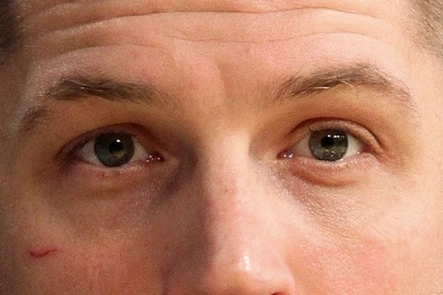 Tom Hardy eye color