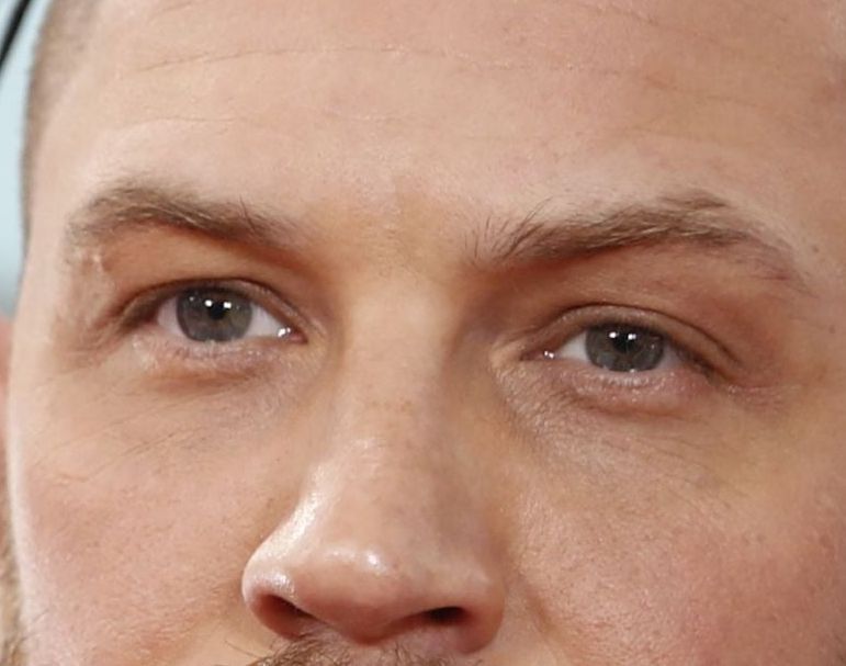 Tom Hardy eye color