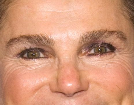 Tovah Feldshuh eye color