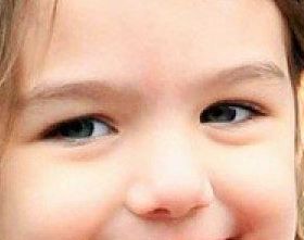 Suri Cruise eye color