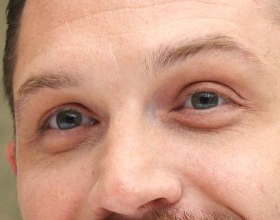 Tom Hardy eye color