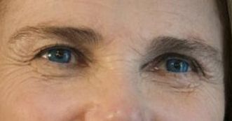 Tovah Feldshuh eye color