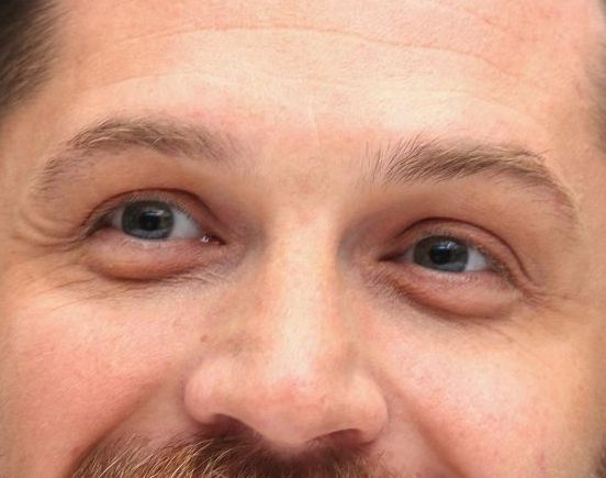 Tom Hardy eye color