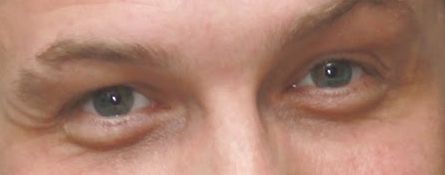 Tom Hardy eye color