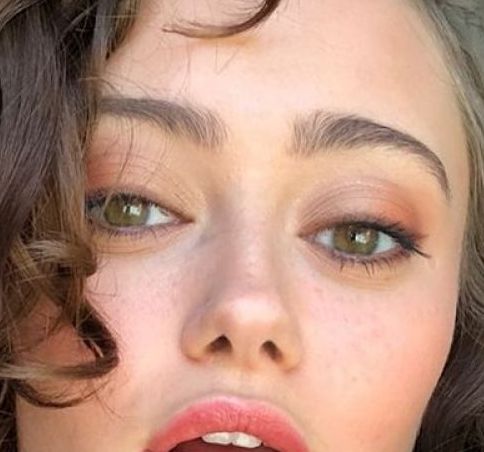 Ella Purnell eye color