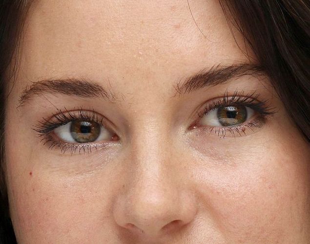 Shailene Woodley eye color