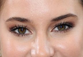 Shailene Woodley eye color