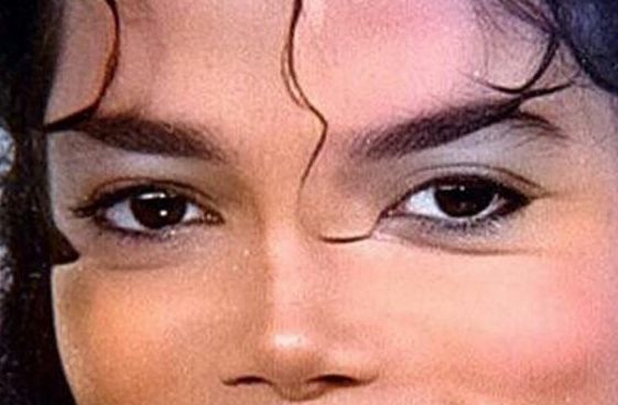 Michael Jackson eye color