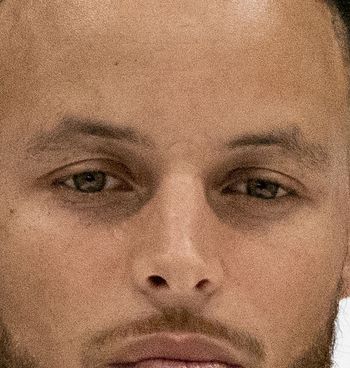 Stephen Curry eye color