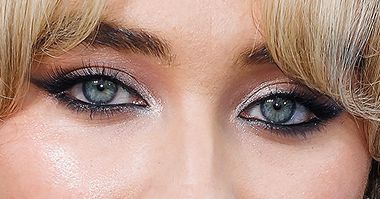 Sabrina Carpenter eye color