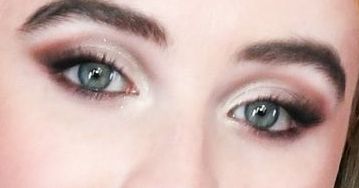 Sabrina Carpenter eye color