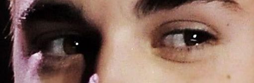 Justin Bieber eye color