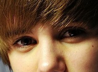 Justin Bieber eye color