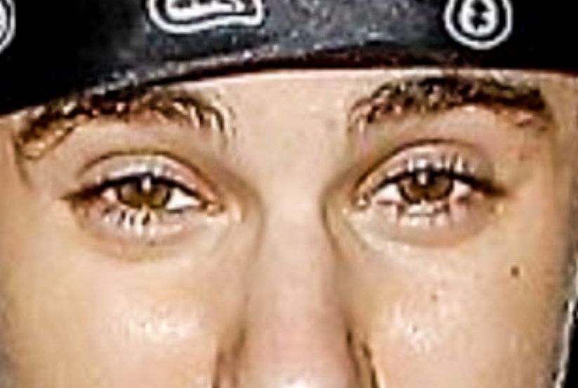 Justin Bieber eye color