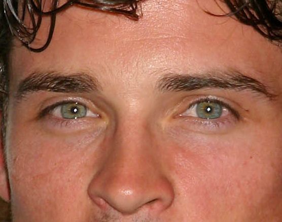 Tom Welling eye color