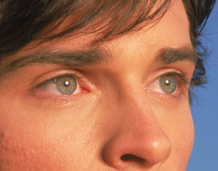 Tom Welling eye color