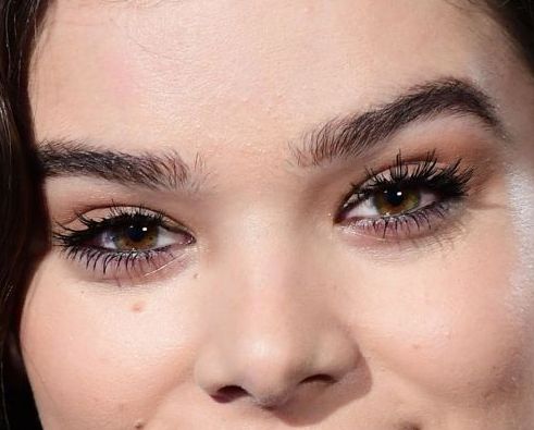 Hailee Steinfeld eye color