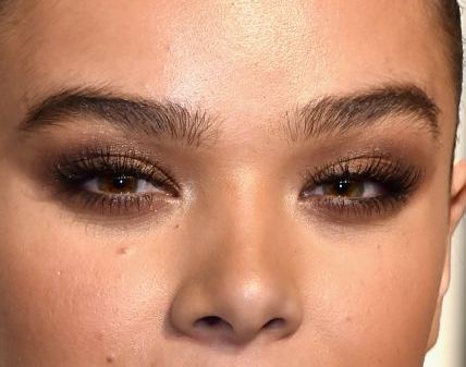 Hailee Steinfeld eye color