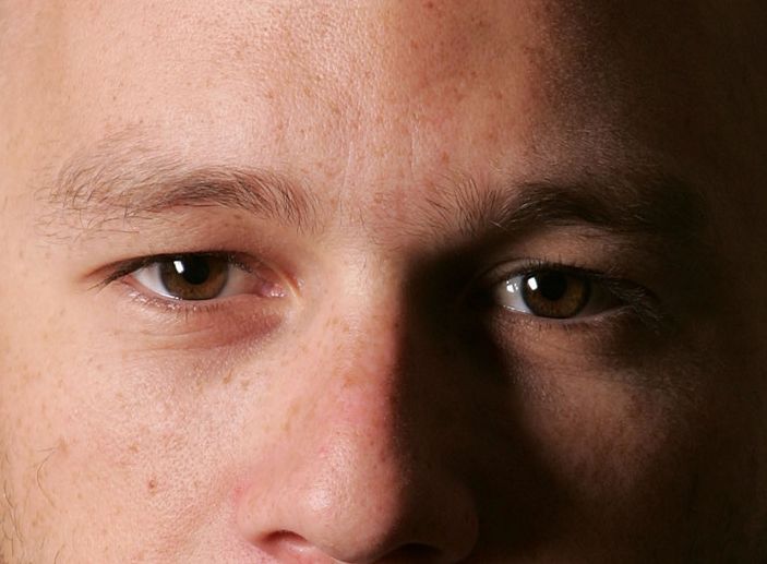 Heath Ledger eye color