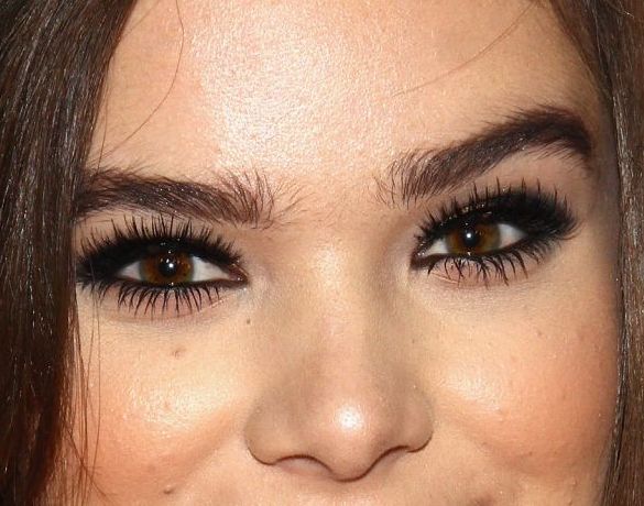 Hailee Steinfeld eye color