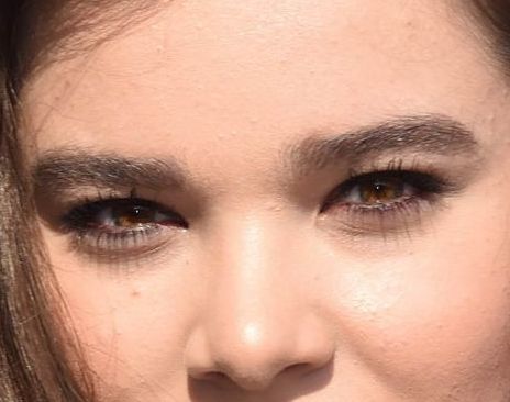 Hailee Steinfeld eye color