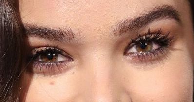 Hailee Steinfeld eye color