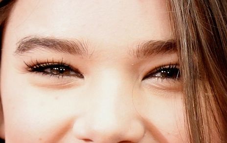 Hailee Steinfeld eye color