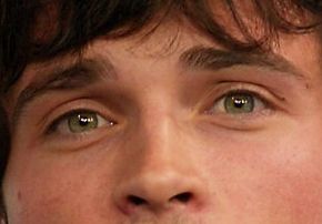 Tom Welling eye color