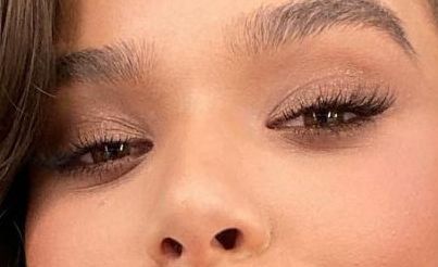 Hailee Steinfeld eye color