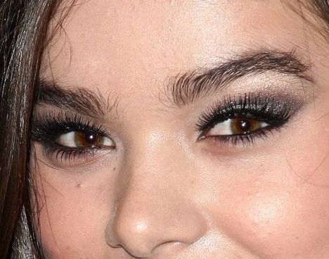 Hailee Steinfeld eye color