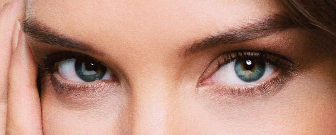 Katie Holmes eye color