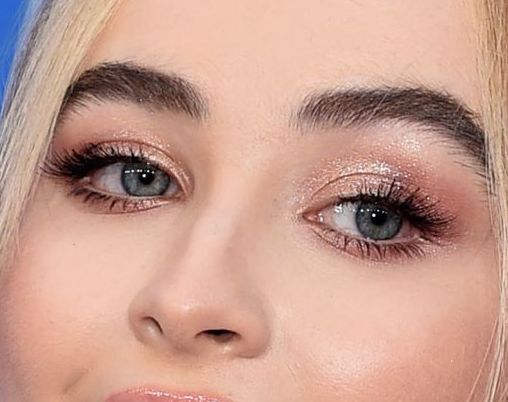 Sabrina Carpenter eye color