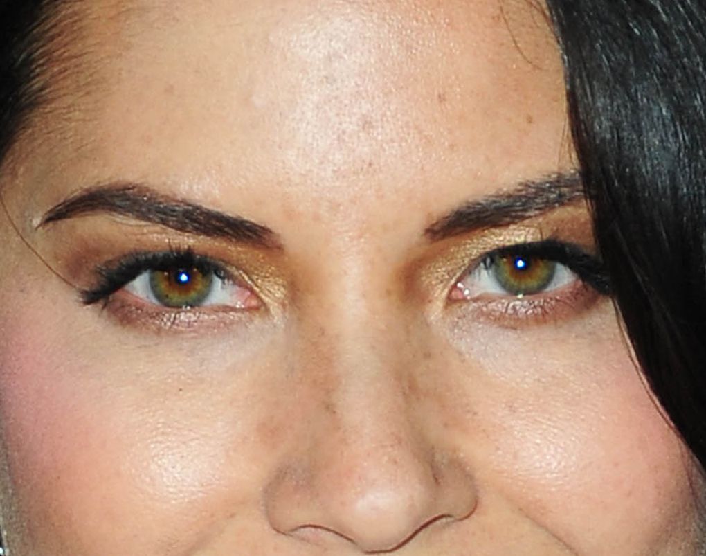 Olivia Munn eye color