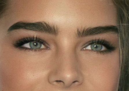 Brooke Shields eye color